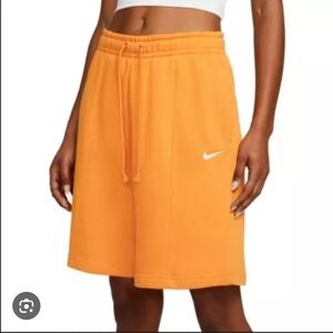 Nike Shorts Women Medium Essential Sweat shorts Fleece Orange Oversized Z